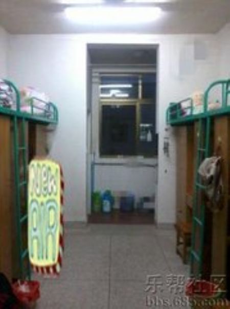 贛南師范學(xué)院宿舍圖片_寢室圖片18