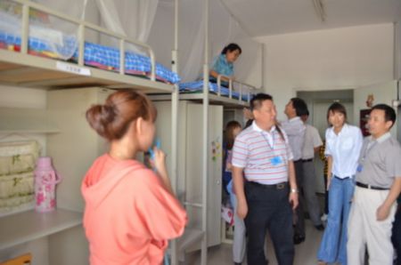 沈陽工業(yè)大學(xué)宿舍圖片_寢室圖片19