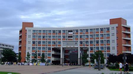 西南石油大學(xué)校園圖片_大學(xué)圖片6