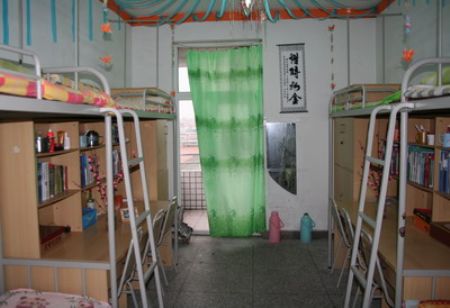 四川理工學(xué)院宿舍圖片_寢室圖片19