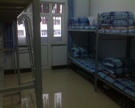 承德醫(yī)學(xué)院宿舍圖片_寢室圖片14