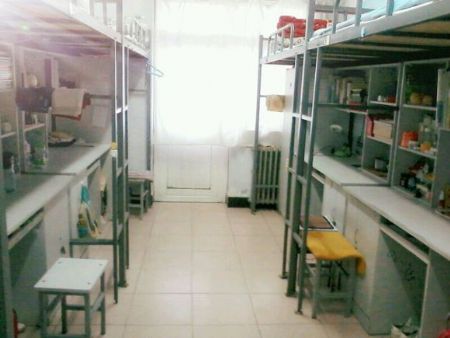 唐山學(xué)院宿舍圖片_寢室圖片15