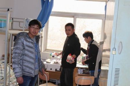 河北石油職業(yè)技術(shù)學(xué)院宿舍圖片_寢室圖片7