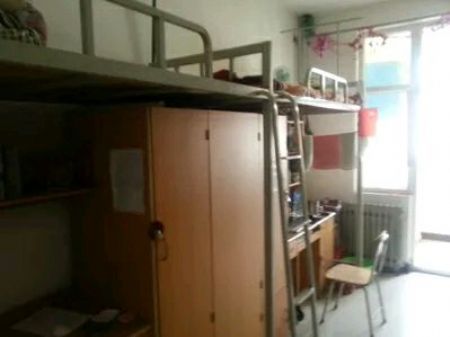 河南中醫(yī)學(xué)院宿舍圖片_寢室圖片12