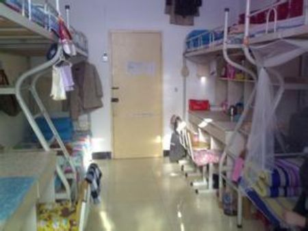 西安文理學(xué)院宿舍圖片_寢室圖片6