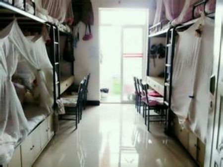 曲靖師范學(xué)院宿舍圖片_寢室圖片17