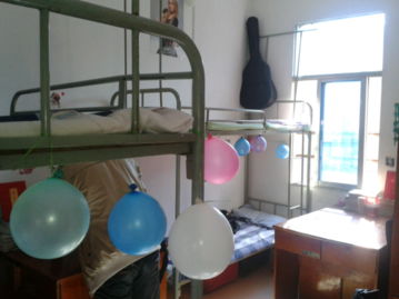 湖北交通職業(yè)技術(shù)學(xué)院宿舍圖片_寢室圖片13