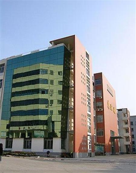 荊楚理工學(xué)院校園圖片_大學(xué)圖片6