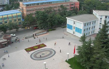 蘭州石化職業(yè)技術(shù)學(xué)院校園圖片_大學(xué)圖片4