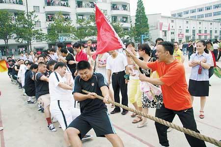 信陽(yáng)職業(yè)技術(shù)學(xué)院校園圖片_大學(xué)圖片2
