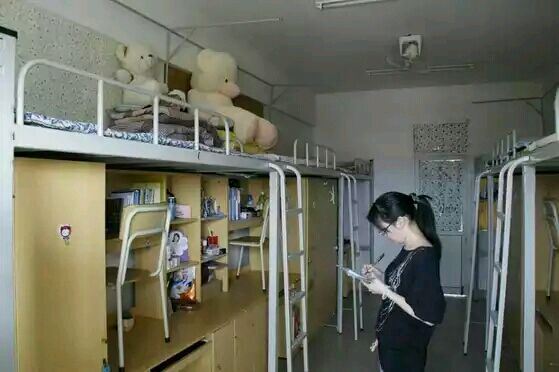 恩施職業(yè)技術(shù)學(xué)院宿舍圖片_寢室圖片13