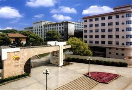 湖南鐵道職業(yè)技術(shù)學(xué)院校園圖片_大學(xué)圖片2