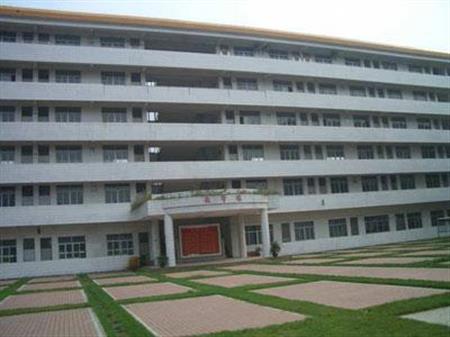 廣東食品藥品職業(yè)學(xué)院校園圖片_大學(xué)圖片2