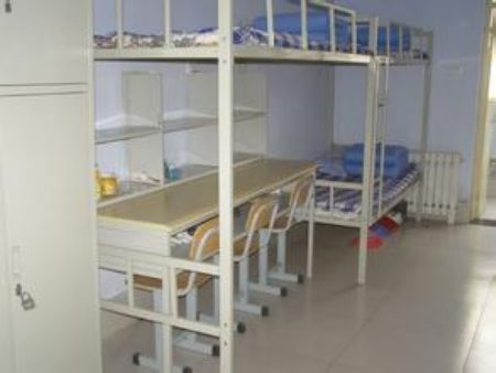 泰山職業(yè)技術(shù)學(xué)院宿舍圖片_寢室圖片8