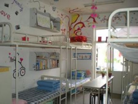 青島飛洋職業(yè)技術學院宿舍圖片_寢室圖片5