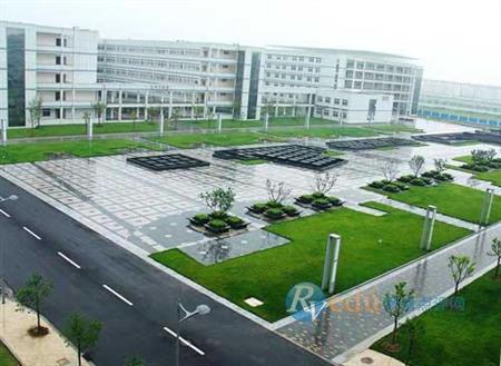 常州機電職業(yè)技術(shù)學(xué)院校園圖片_大學(xué)圖片3