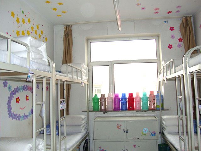 黑龍江農(nóng)墾科技職業(yè)學(xué)院宿舍圖片_寢室圖片3