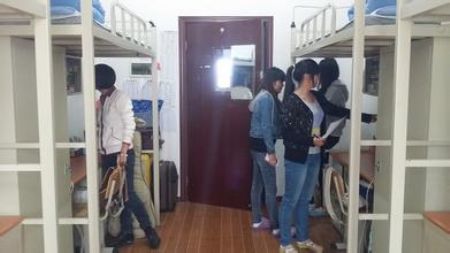 大連海事大學(xué)宿舍圖片_寢室圖片17