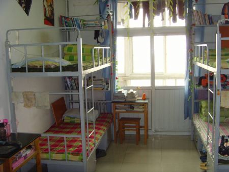 河北工業(yè)大學宿舍圖片_寢室圖片19