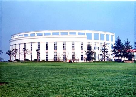 上海大學(xué)校園圖片_大學(xué)圖片6
