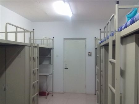 河北中醫(yī)學院宿舍圖片_寢室圖片14